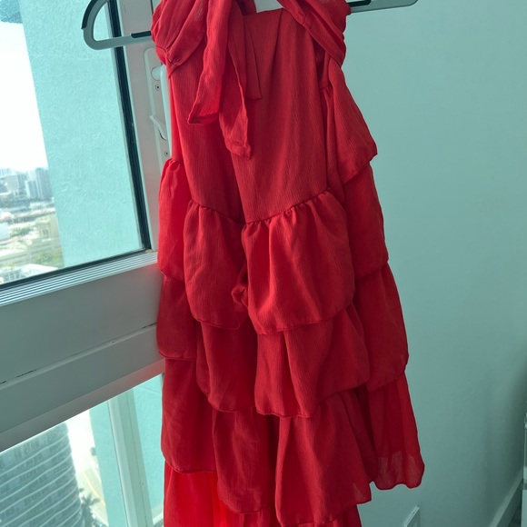 Beautiful 2 piece red set!! Only worn once!! Perfect for a summer trip!Size smal - Picture 4 of 4